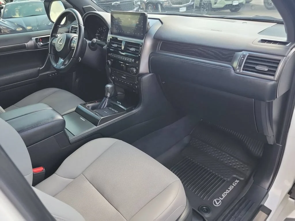 2023 Lexus GX Base - Photo 30
