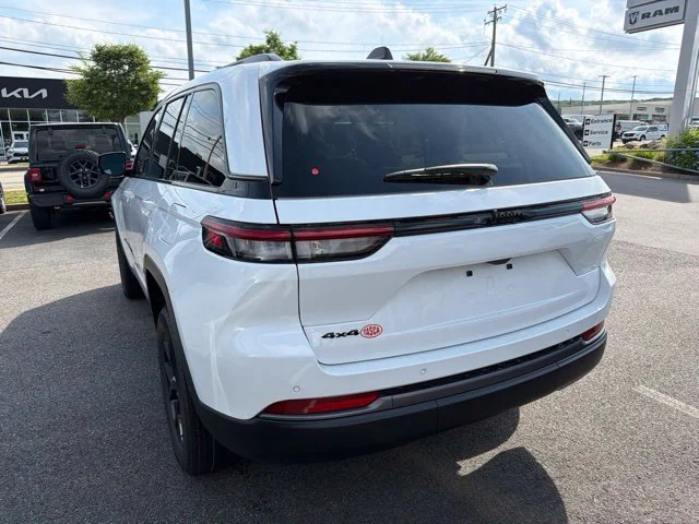 New 2026 White Jeep Altitude image 5
