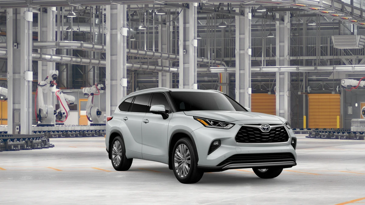 New 2026 Wind Chill Pearl Toyota Platinum image 15