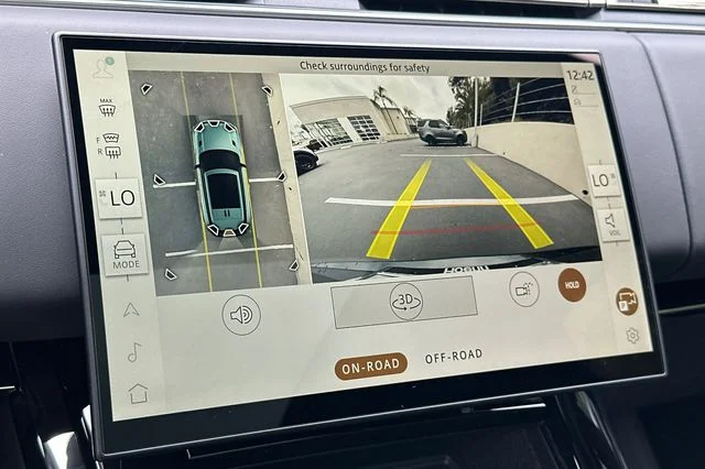 New 2026 Fuji White Land Rover SE image 18