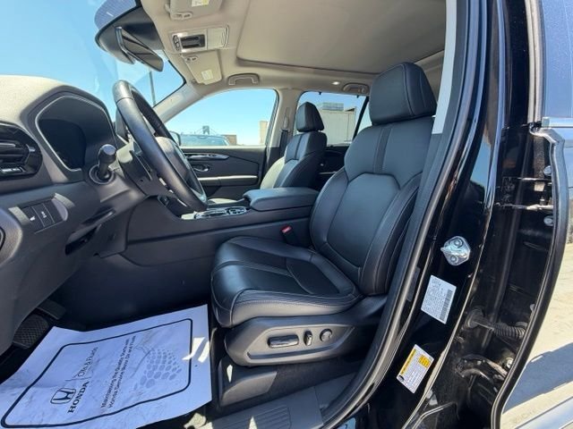 Used 2023 Black Honda Touring image 10