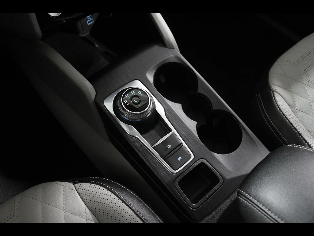 Used 2023 Iconic Silver Ford Platinum image 16