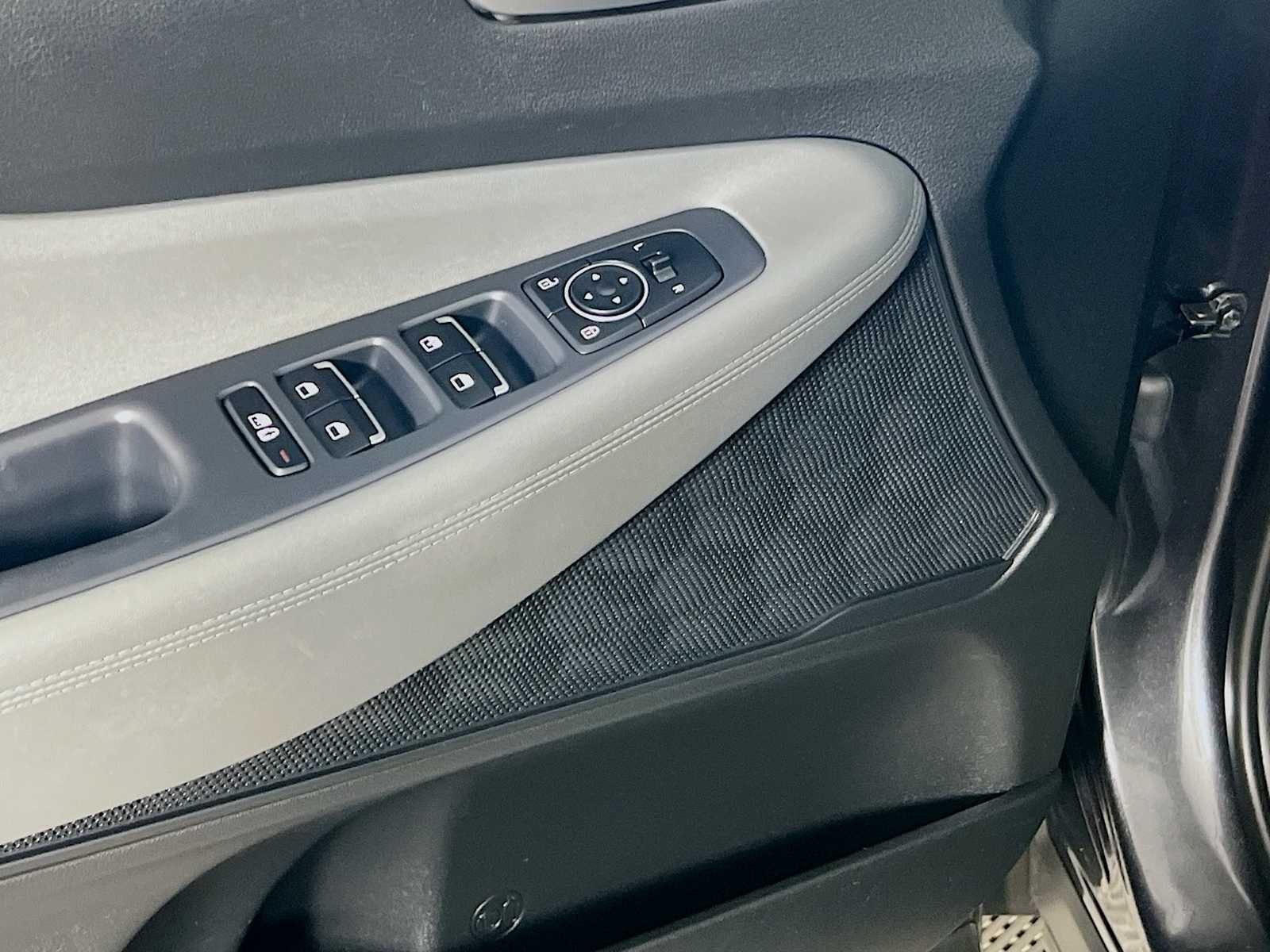 Used 2023 Portofino Gray Hyundai SE image 19
