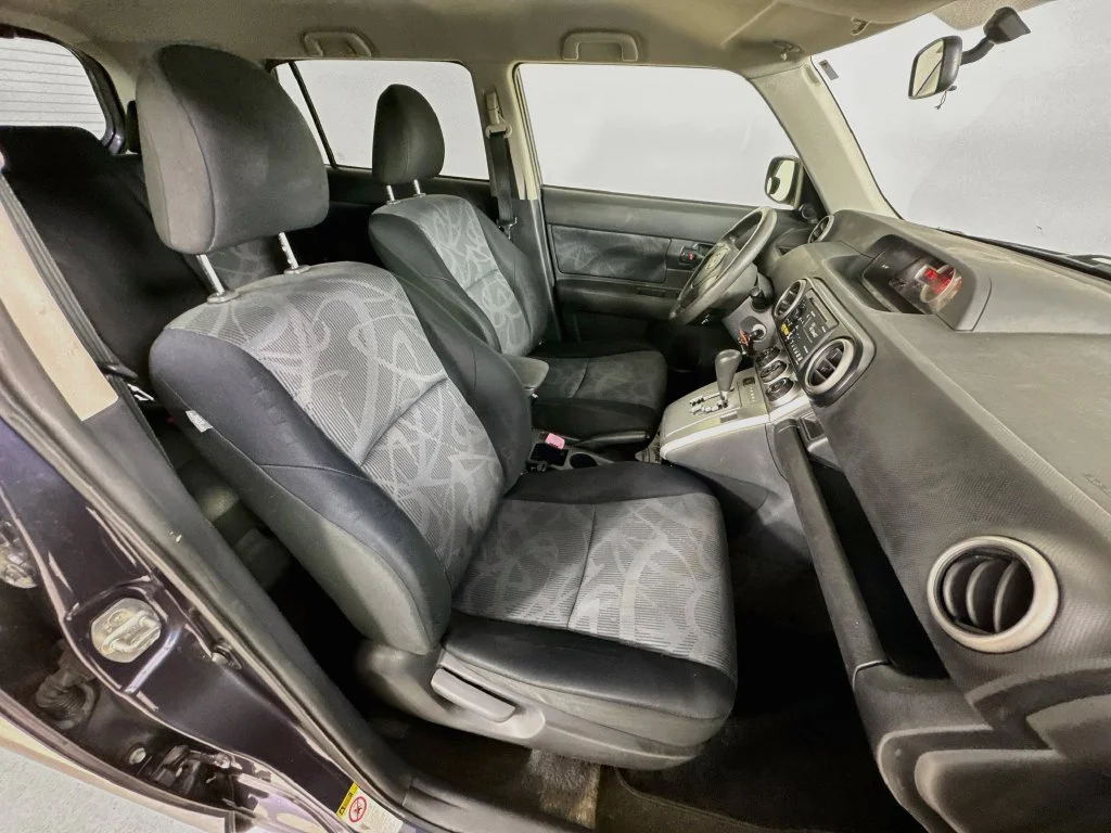 Used 2012 Blue Scion Base image 29