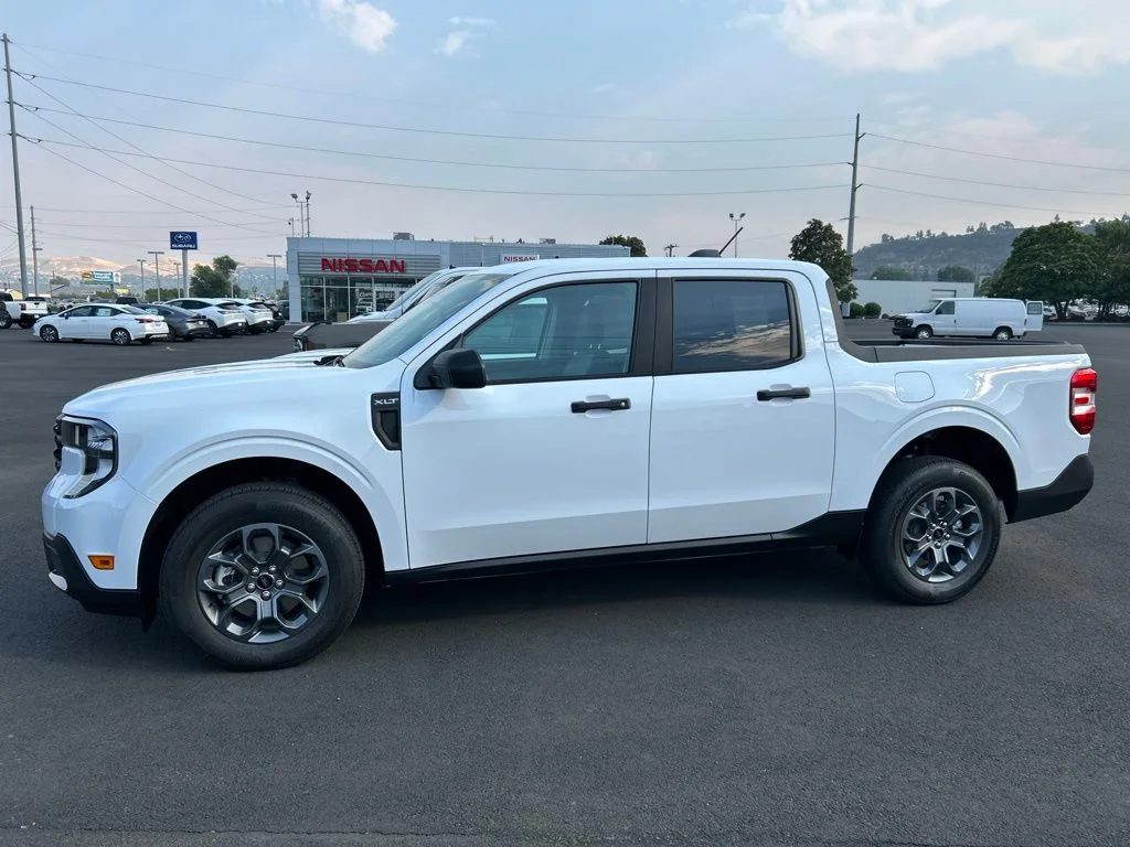 New 2026 White Ford XLT image 3