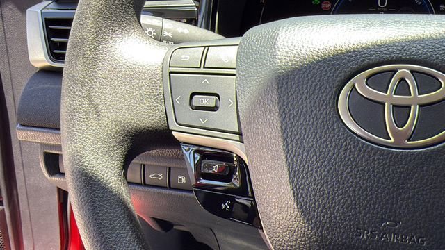 2025 Toyota Camry LE - Photo 24