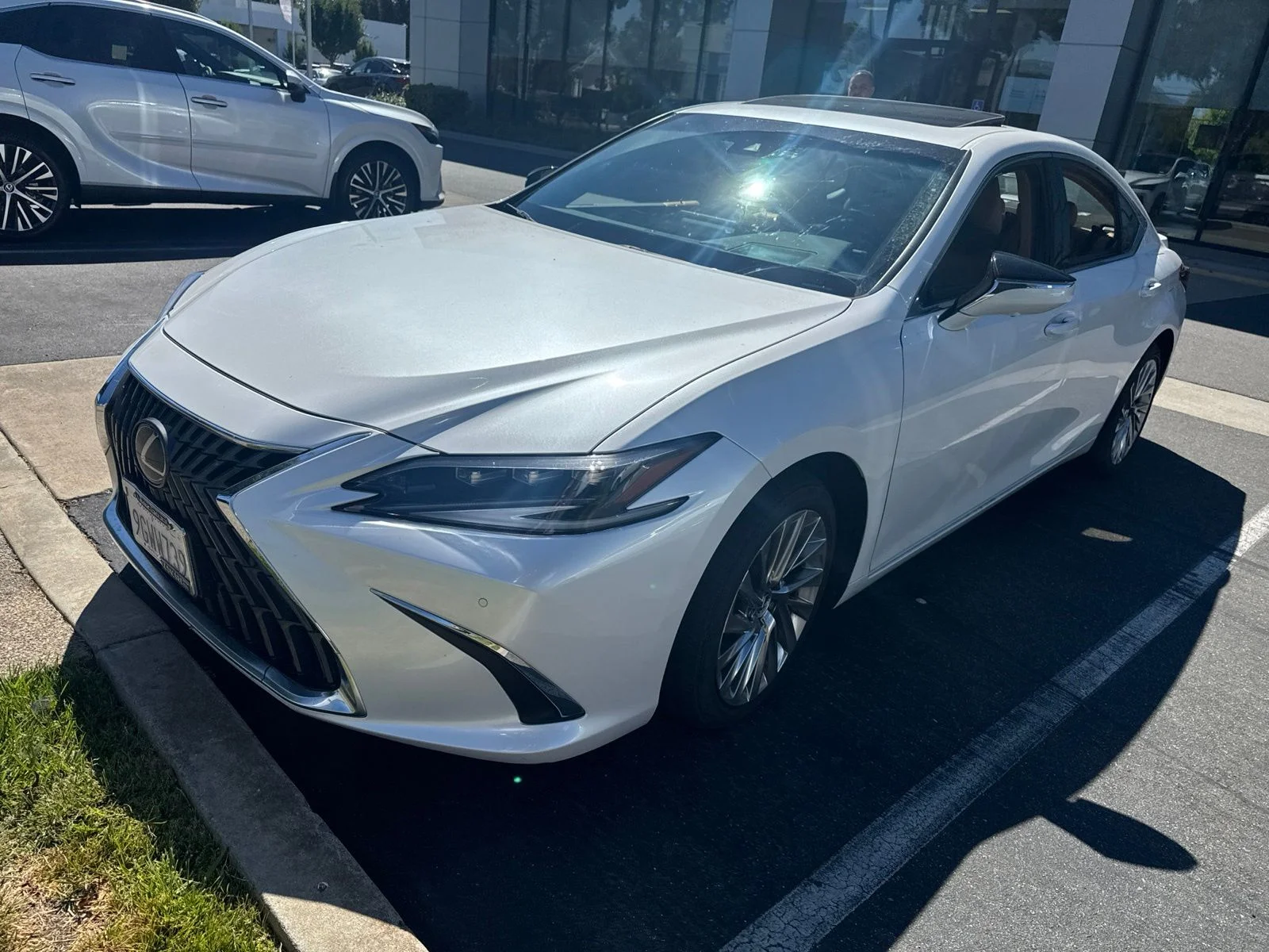 Used 2023 White Pearl Lexus 300h Luxury image 1