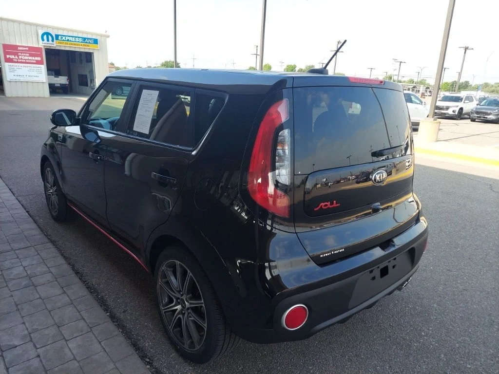 Used 2018 Black Kia Exclaim image 5