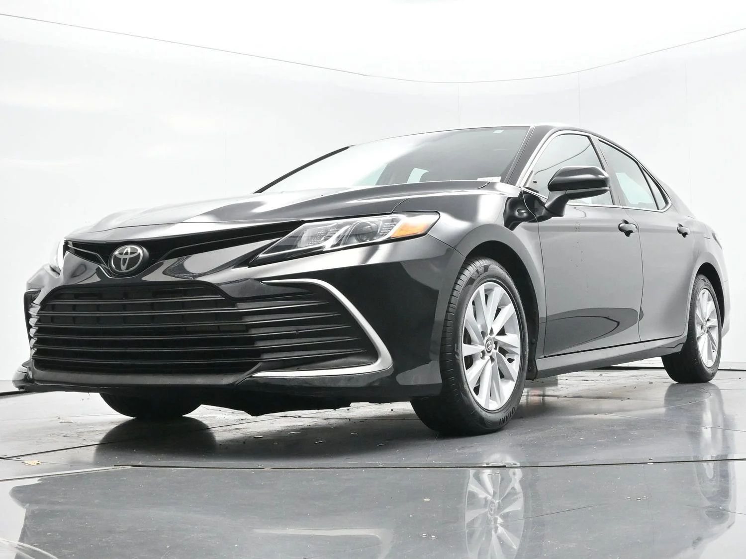 Used 2022 Midnight Black Metallic Toyota LE image 42