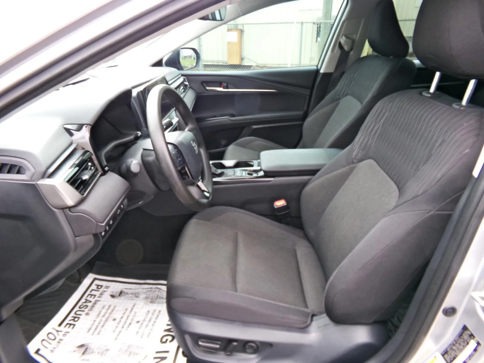 2025 Toyota Camry LE - Photo 12