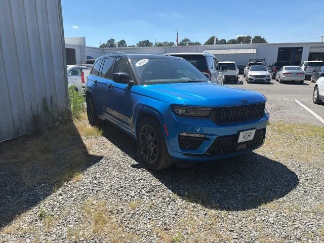 Used 2023 Blue Jeep Summit Reserve 4xe image 4