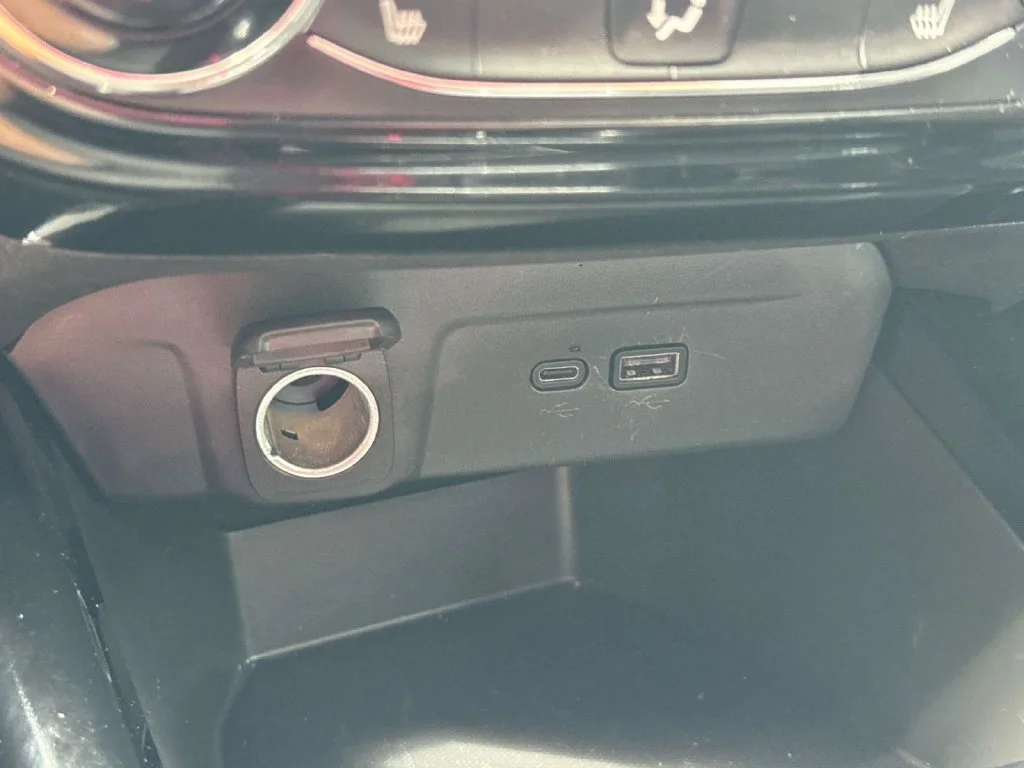 Used 2025 White Chevrolet LT image 36