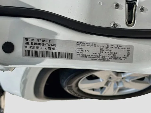 Used 2022 Bright White Clearcoat Jeep Latitude image 40