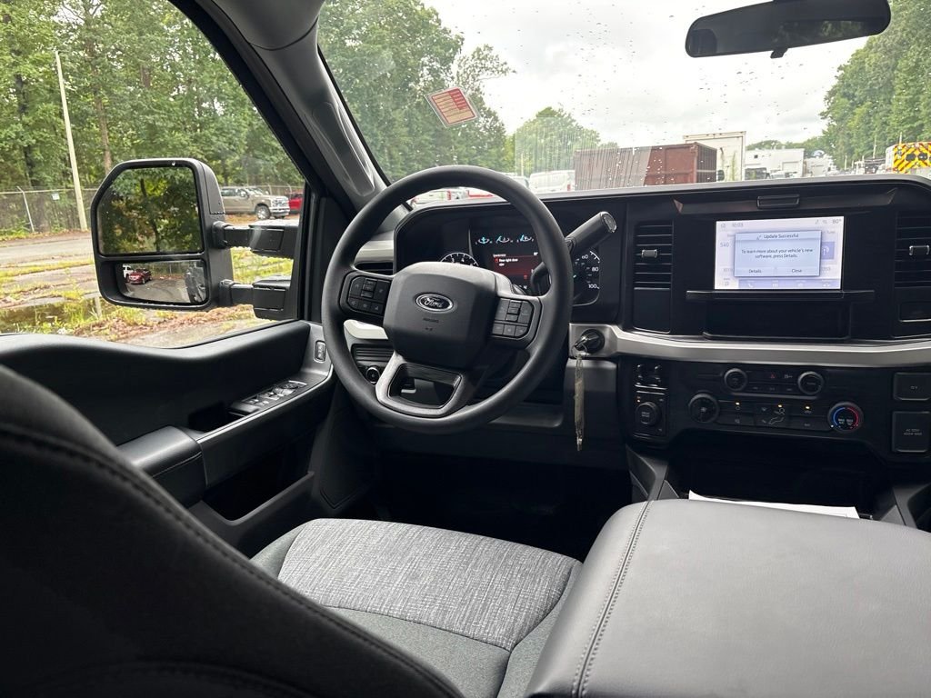 Used 2026 Gray Ford XLT image 10