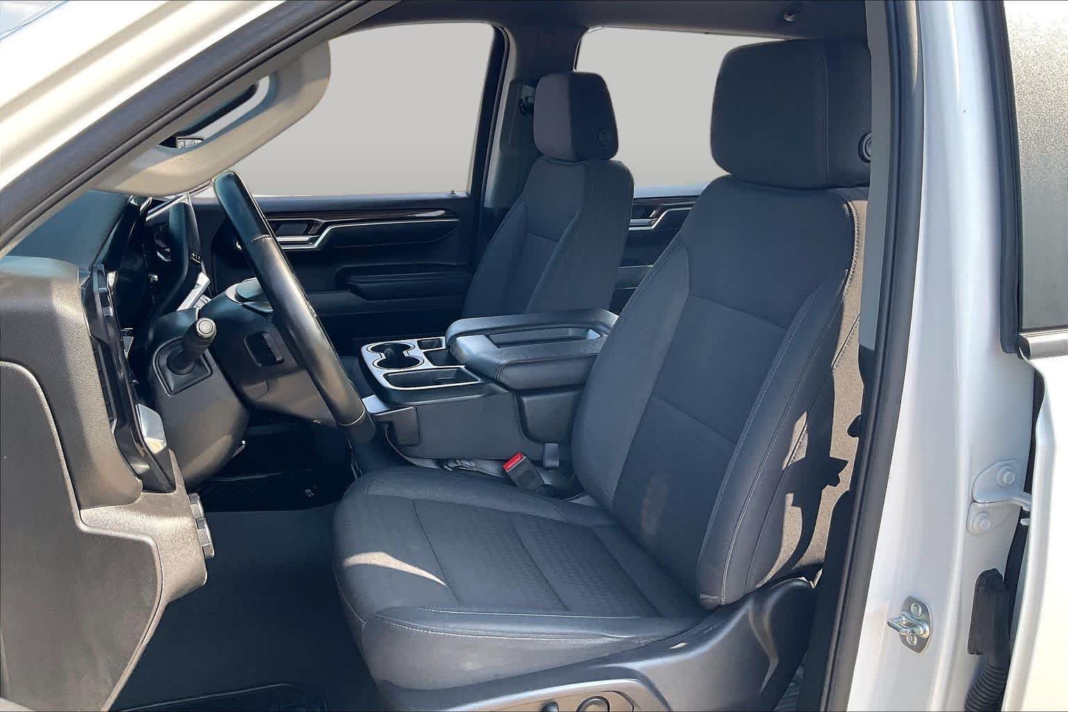 Used 2025 Summit White Chevrolet LT image 8