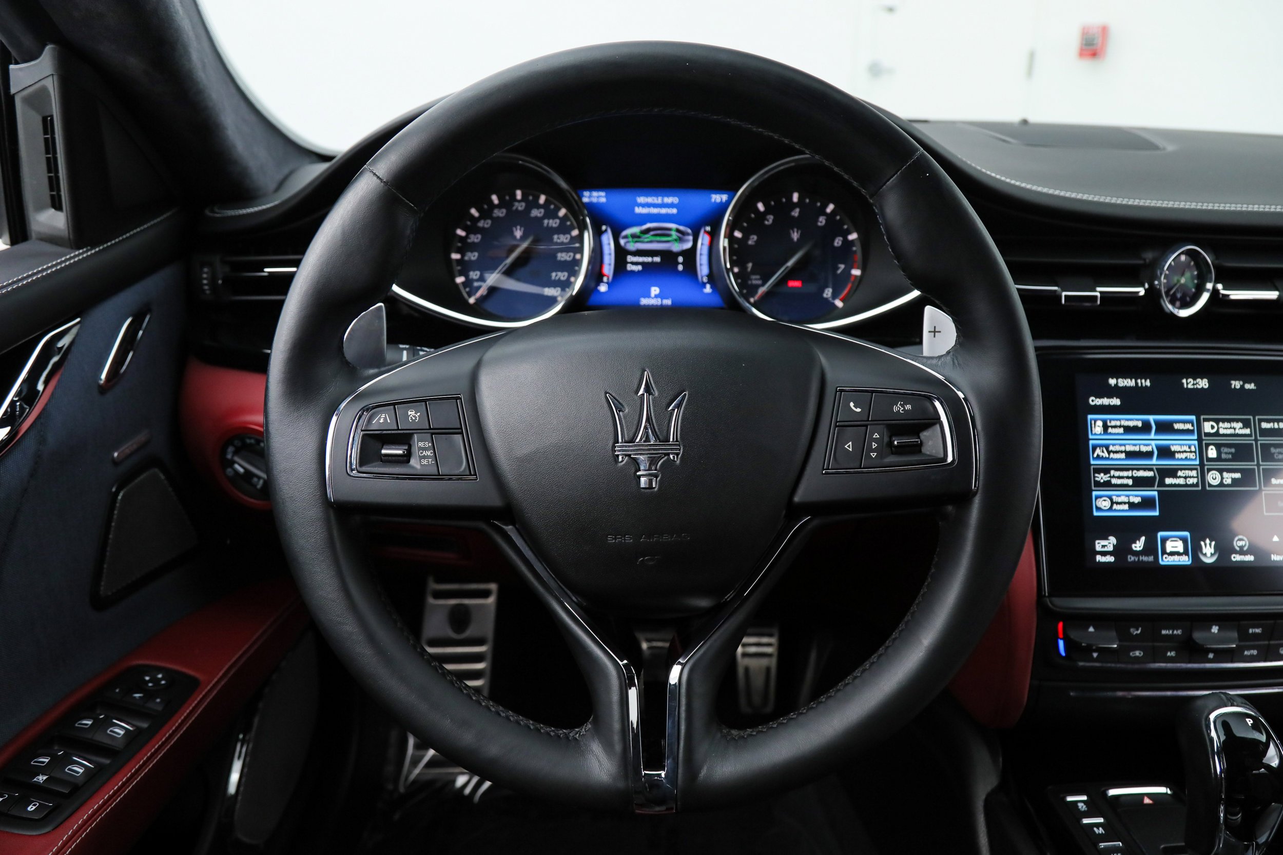 Used 2018 Black Maserati S Q4 GranLusso image 18
