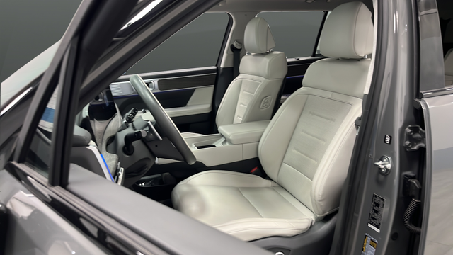 Used 2025 Hampton Gray Hyundai Calligraphy image 9