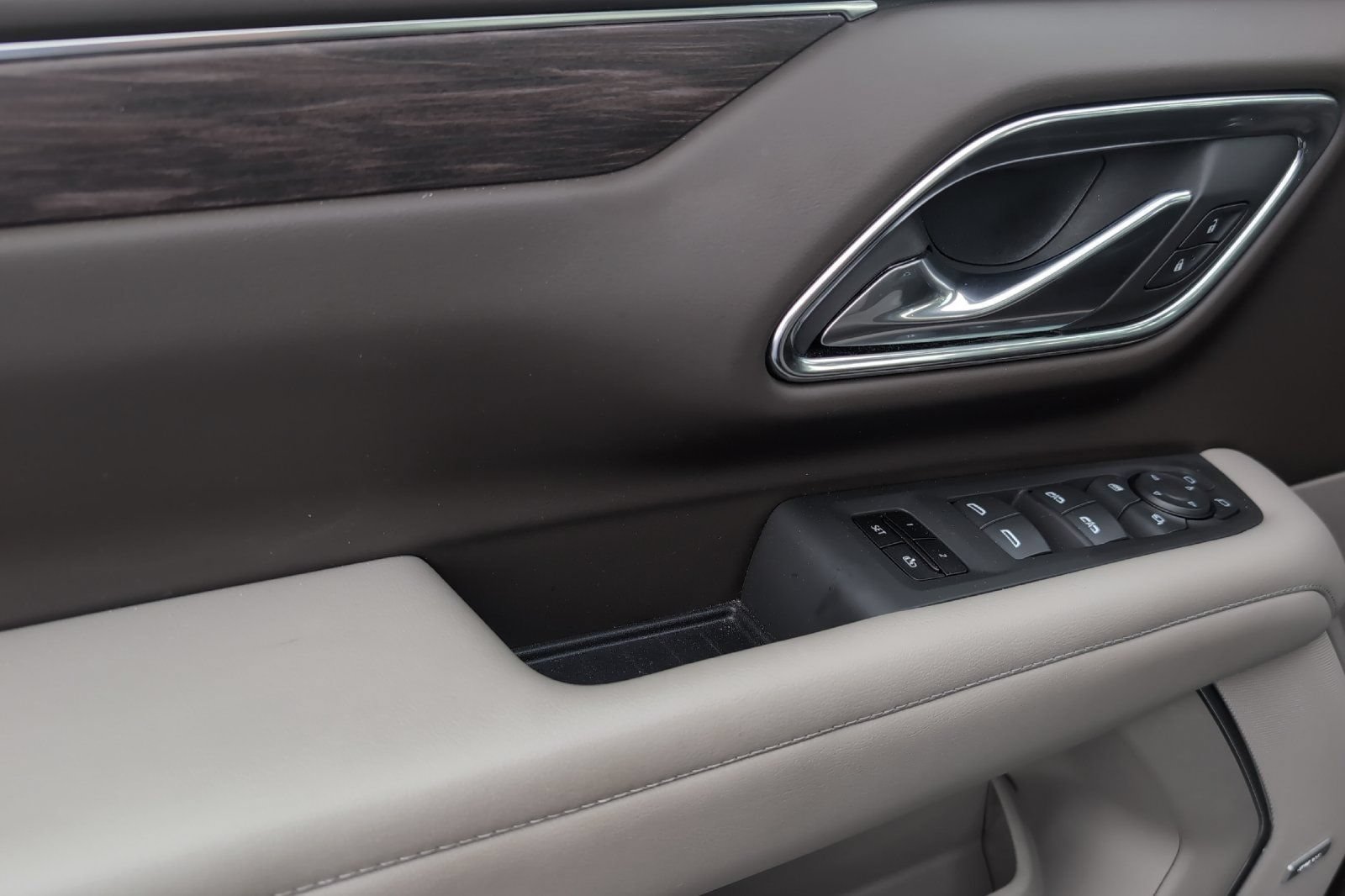 Used 2023 Dark Ash Metallic Chevrolet Z71 image 4