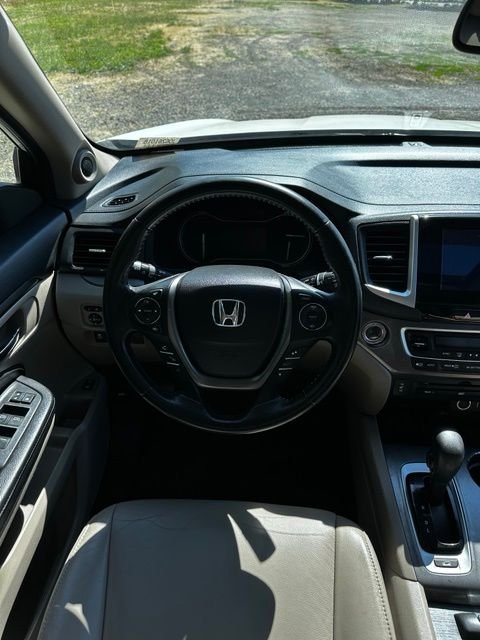 Used 2016 White Honda EX-L image 29