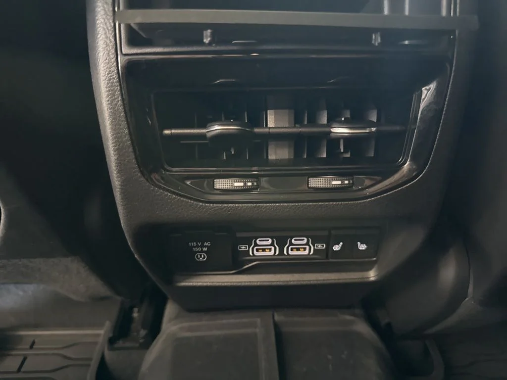 Used 2022 White Jeep 4xe image 13