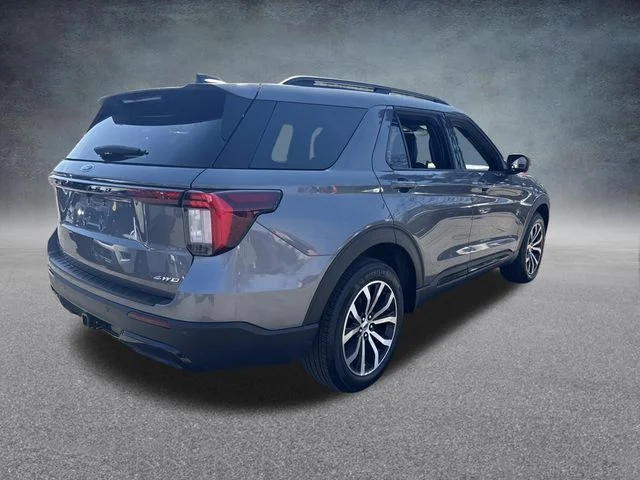 Used 2025 Gray Ford ST-Line image 10