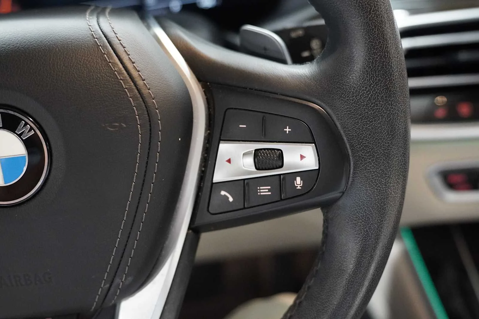 Used 2021 Alpine White BMW sDrive40i image 21