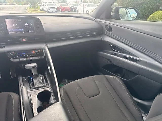 Used 2025 Gray Hyundai SEL Sport image 21
