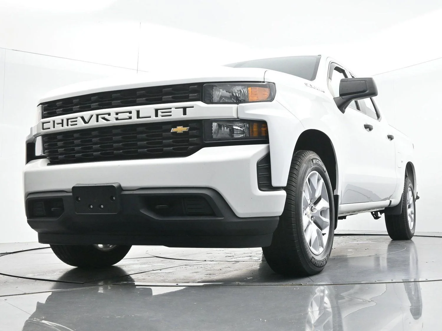 Used 2019 SUMMIT WHITE Chevrolet Custom image 40