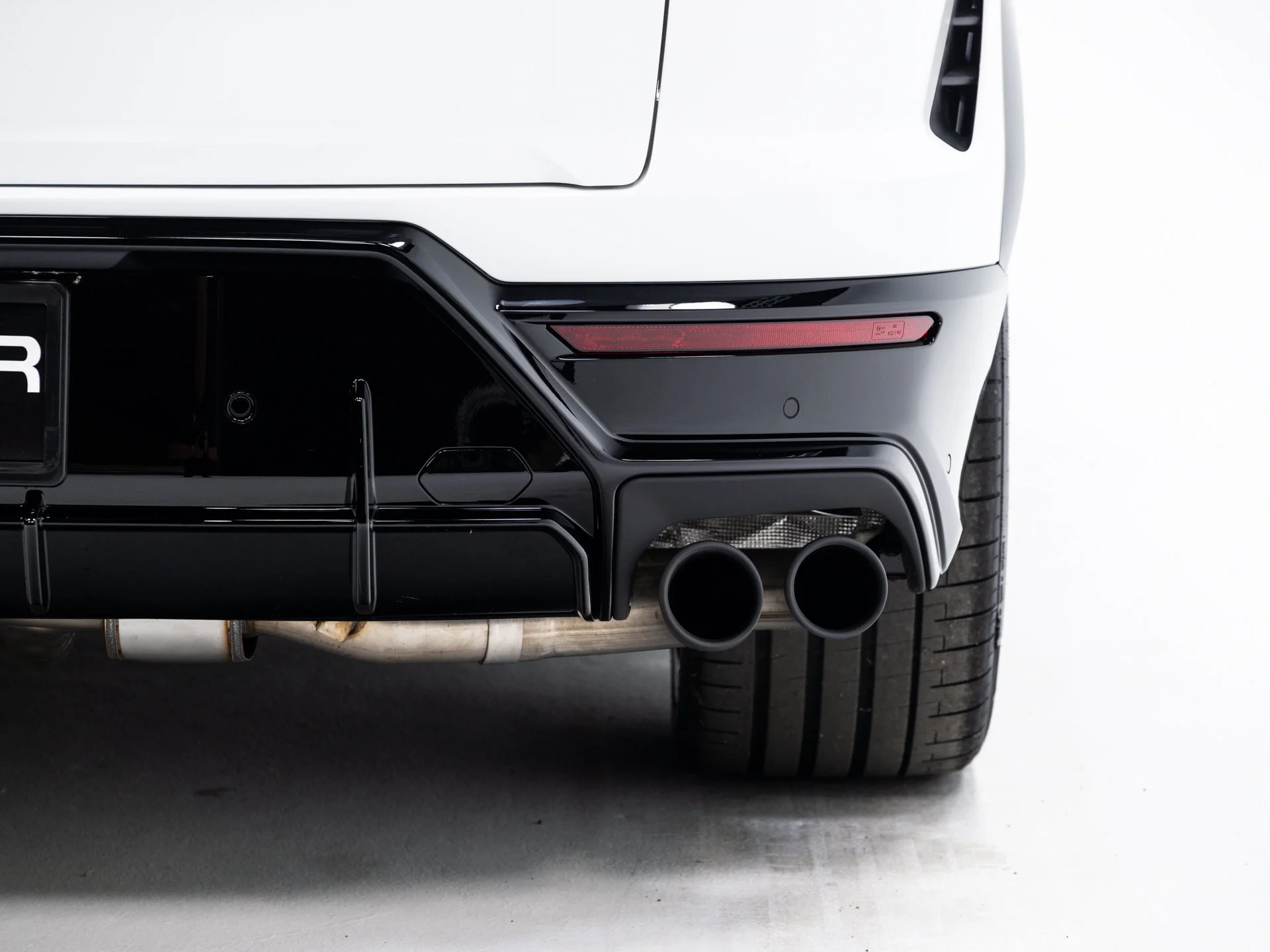 Used 2025  Lamborghini SE image 29
