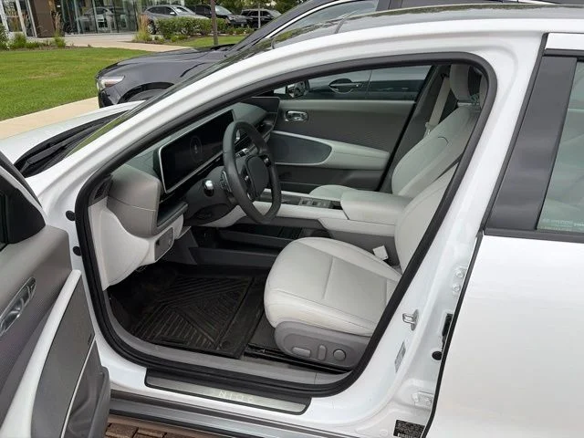 Used 2023 White Hyundai Limited image 8