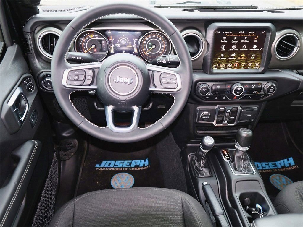 2023 Jeep Wrangler 4-Door Sahara - Photo 19