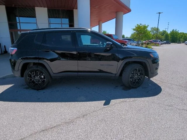 New 2026 Black Jeep Latitude image 29