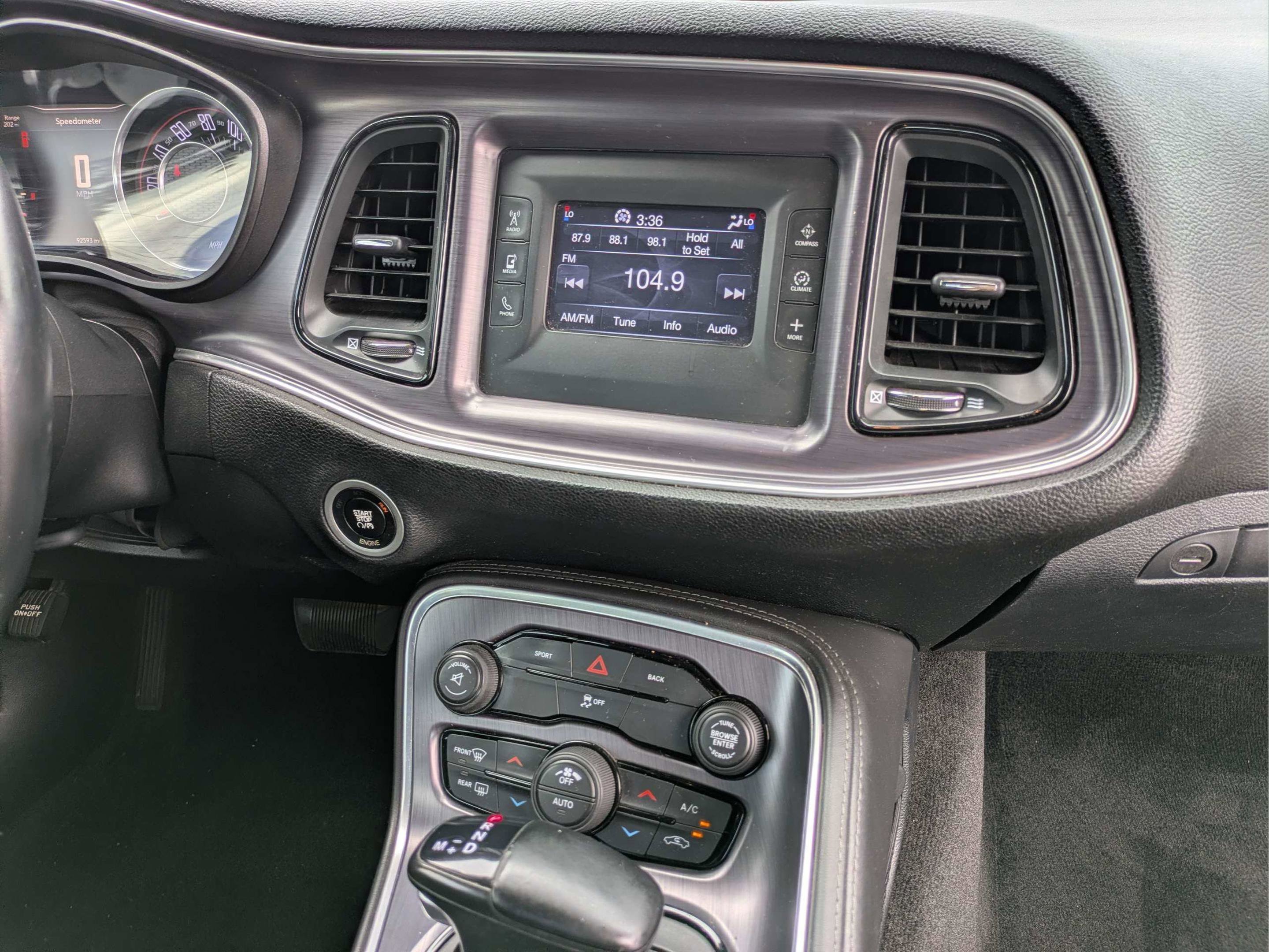 Used 2015 Bright White Clearcoat Dodge SXT image 15