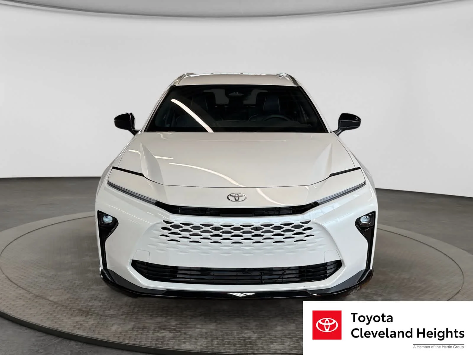 2026 Toyota Crown Signia XLE - Photo 2