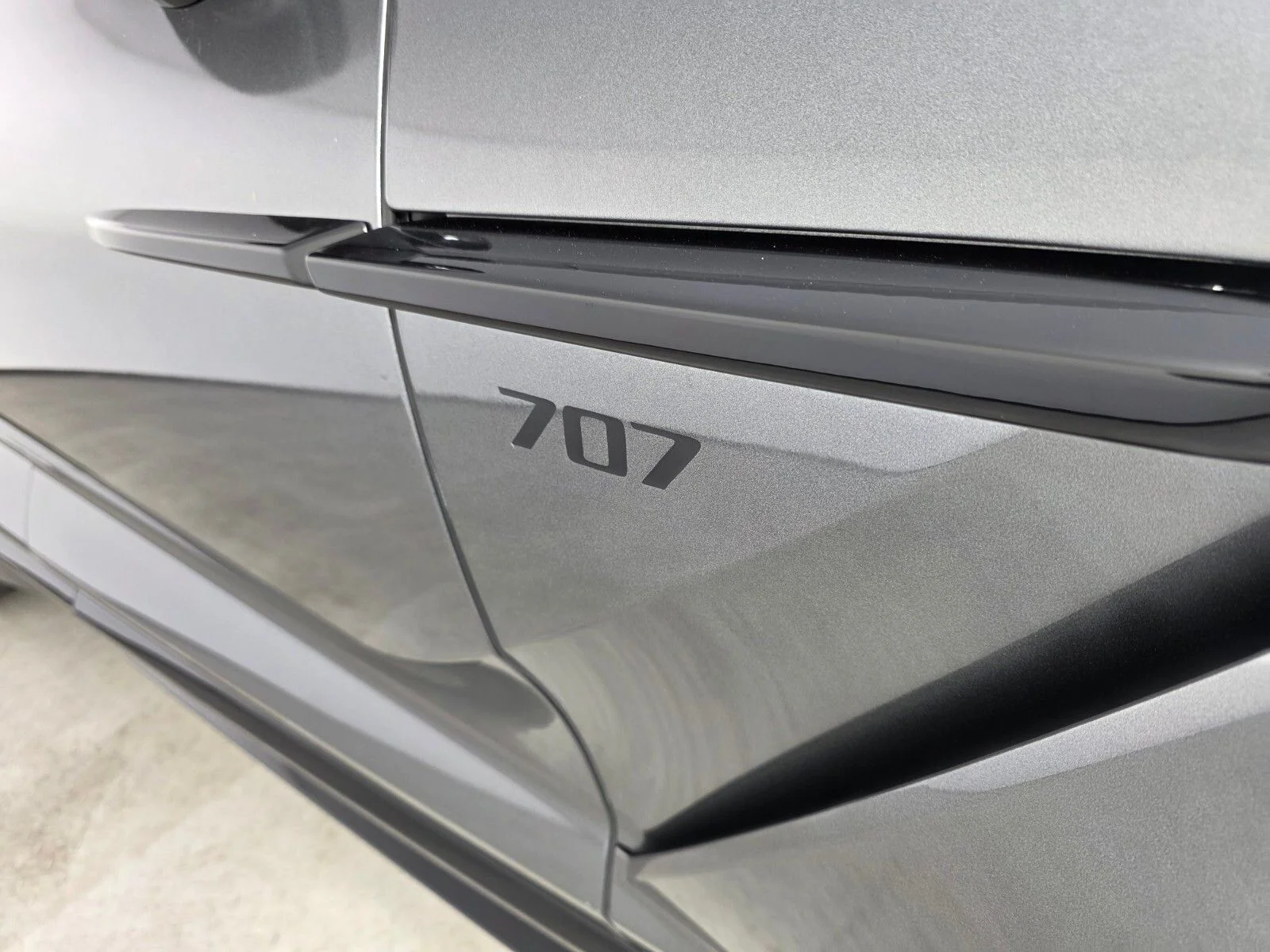 Used 2023 Magnetic Silver Aston Martin 707 image 17