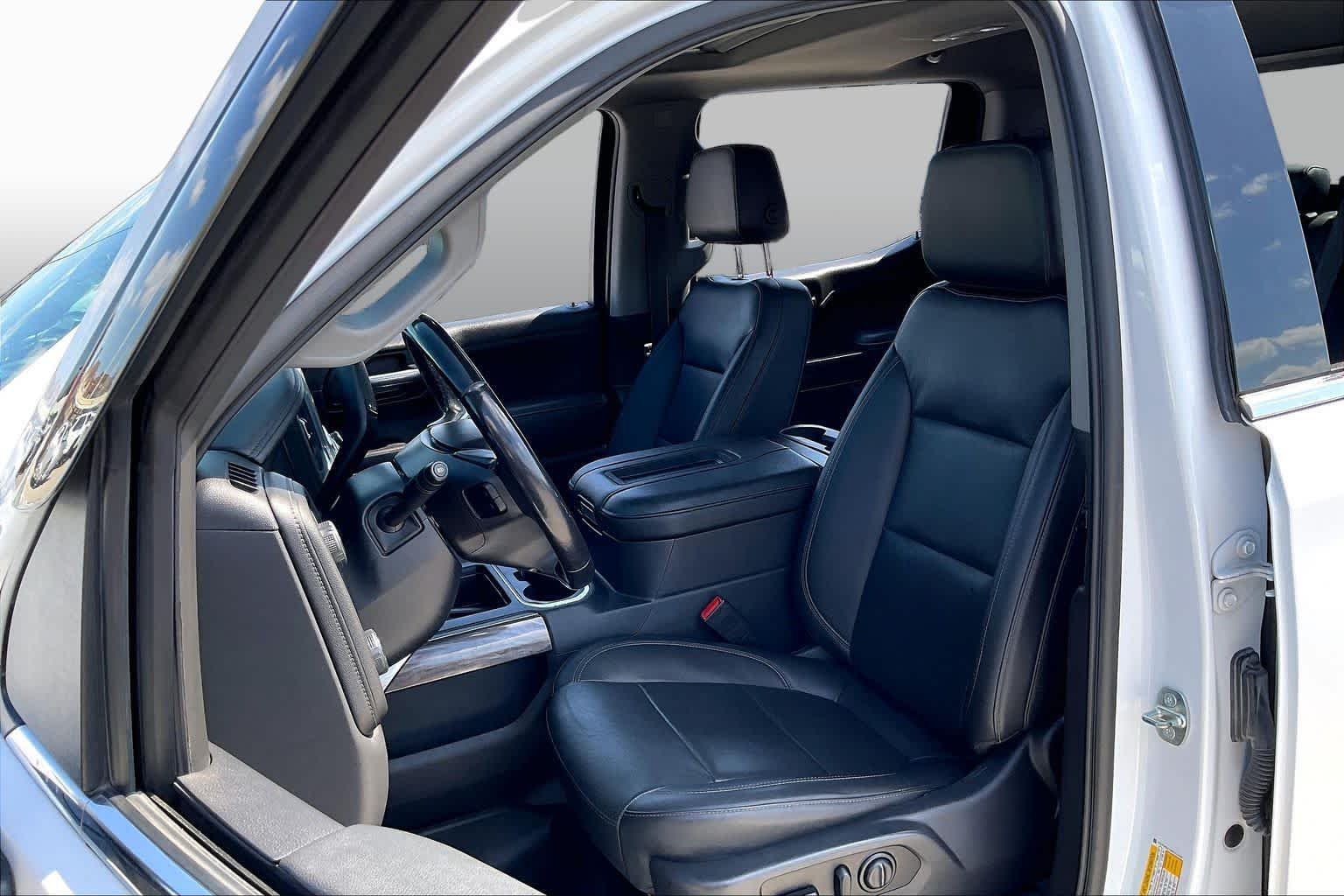Used 2021 Iridescent Pearl Tricoat Chevrolet LTZ image 8