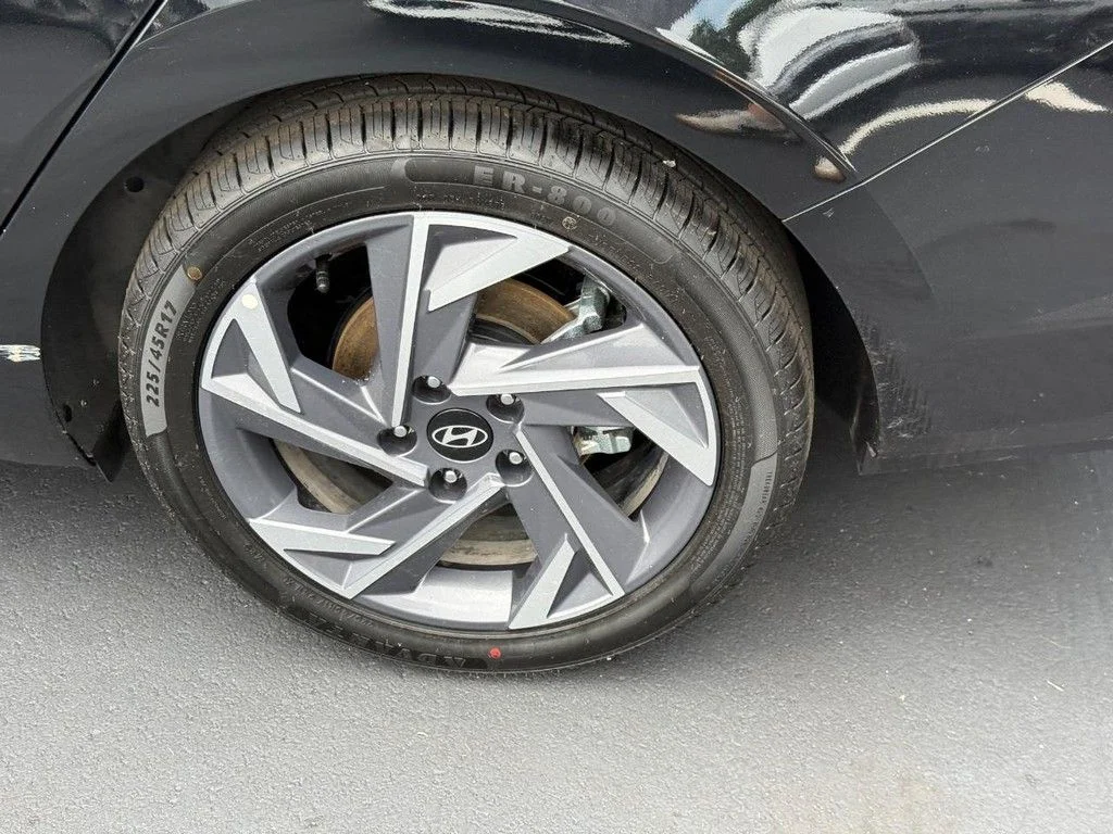 Used 2025 Black Hyundai Limited image 7