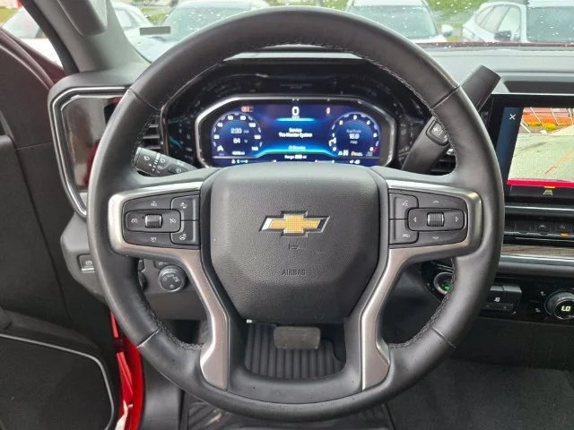 Used 2025 Red Chevrolet LT image 28