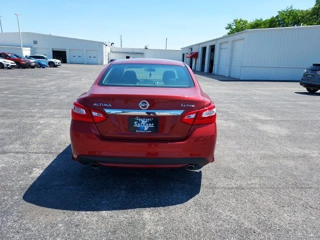 Used 2017 Red Nissan 2.5 S image 4