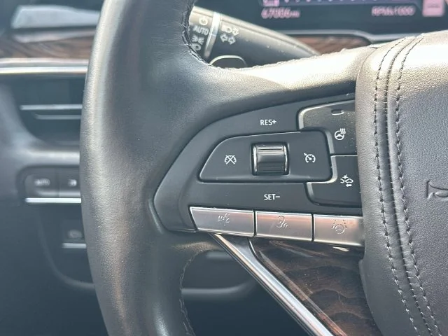 Used 2021 White Cadillac Sport Platinum image 26