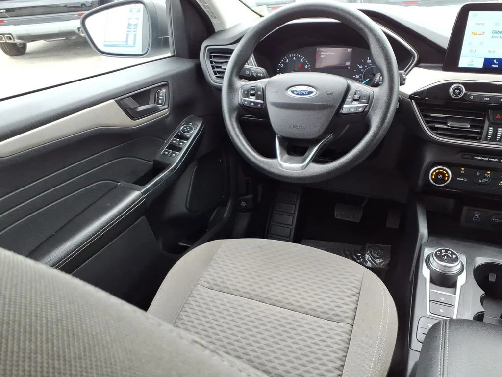 Used 2022 White Ford SE image 19