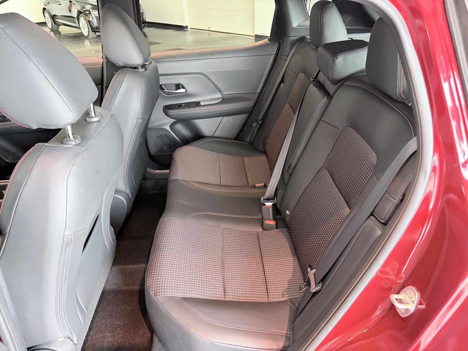 Used 2025 Scarlet Ember Tintcoat Nissan SR image 23