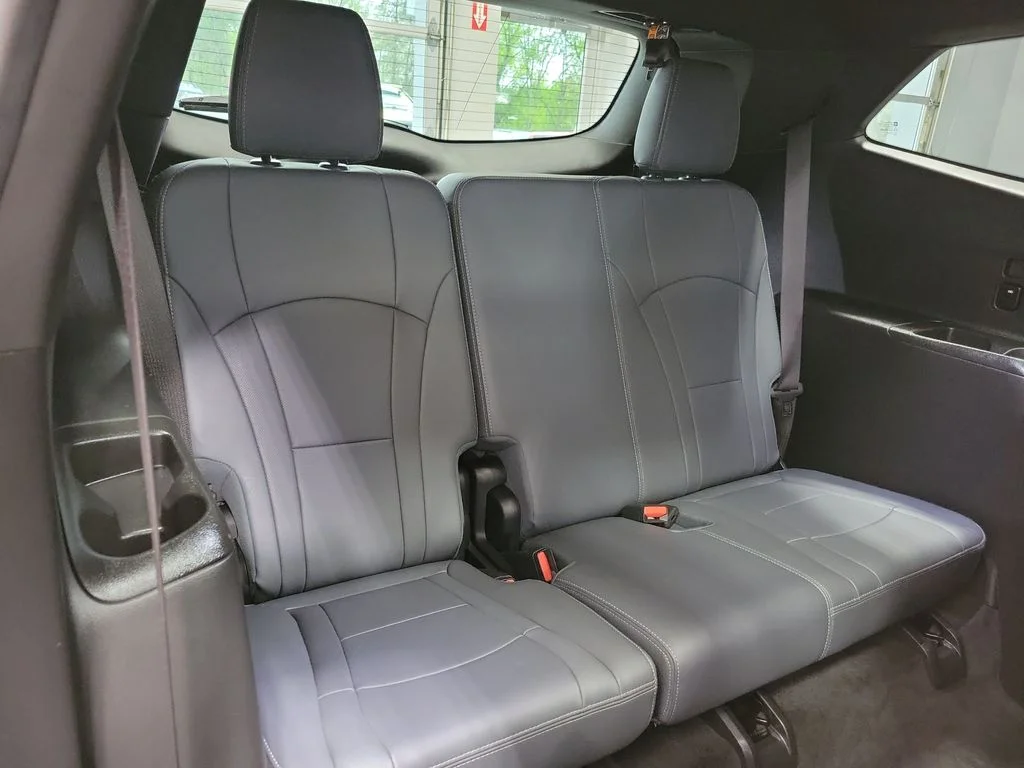 Used 2023 Black Buick Essence image 17