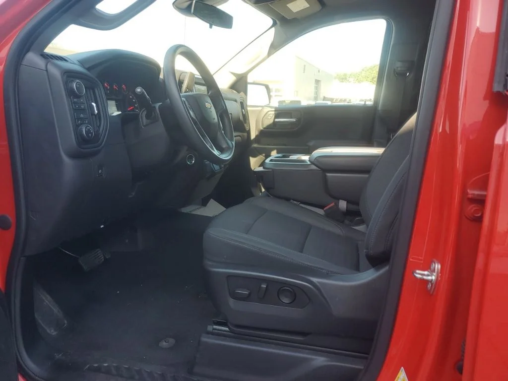Used 2023 Red Chevrolet Custom image 13
