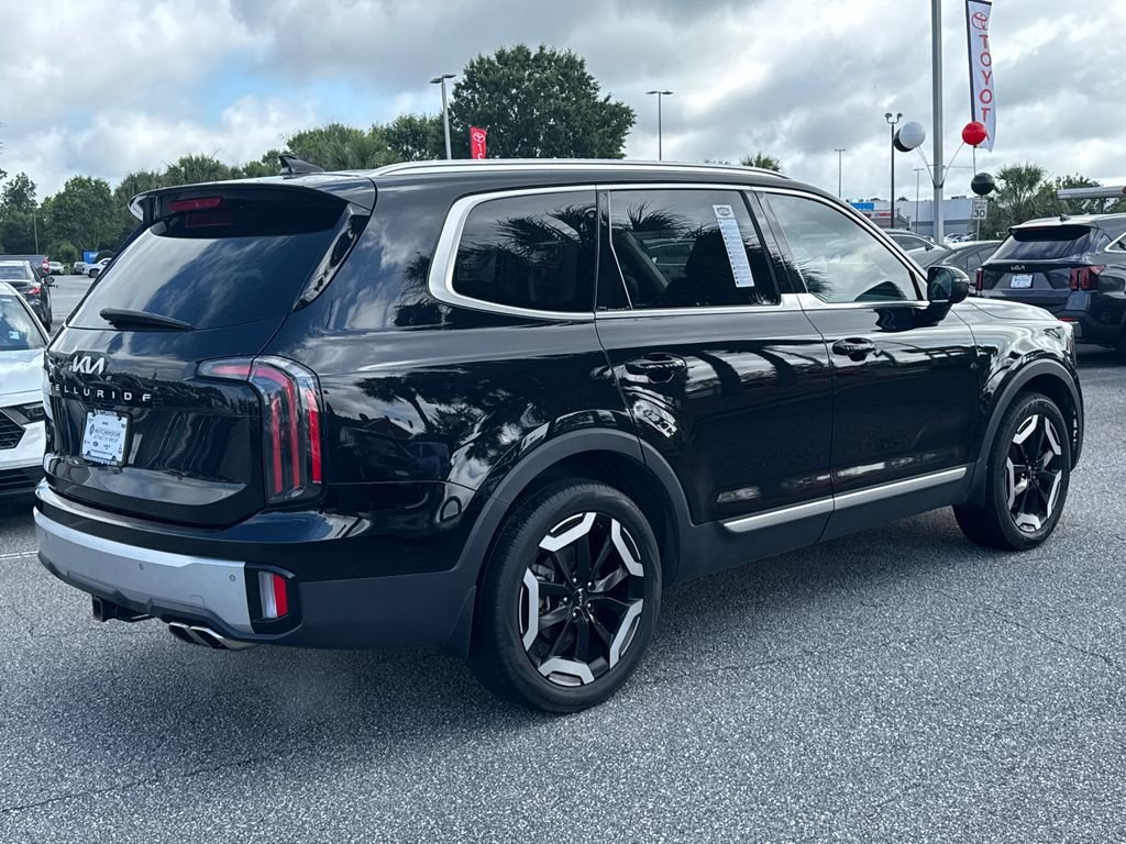 Used 2024 Black Kia EX image 3