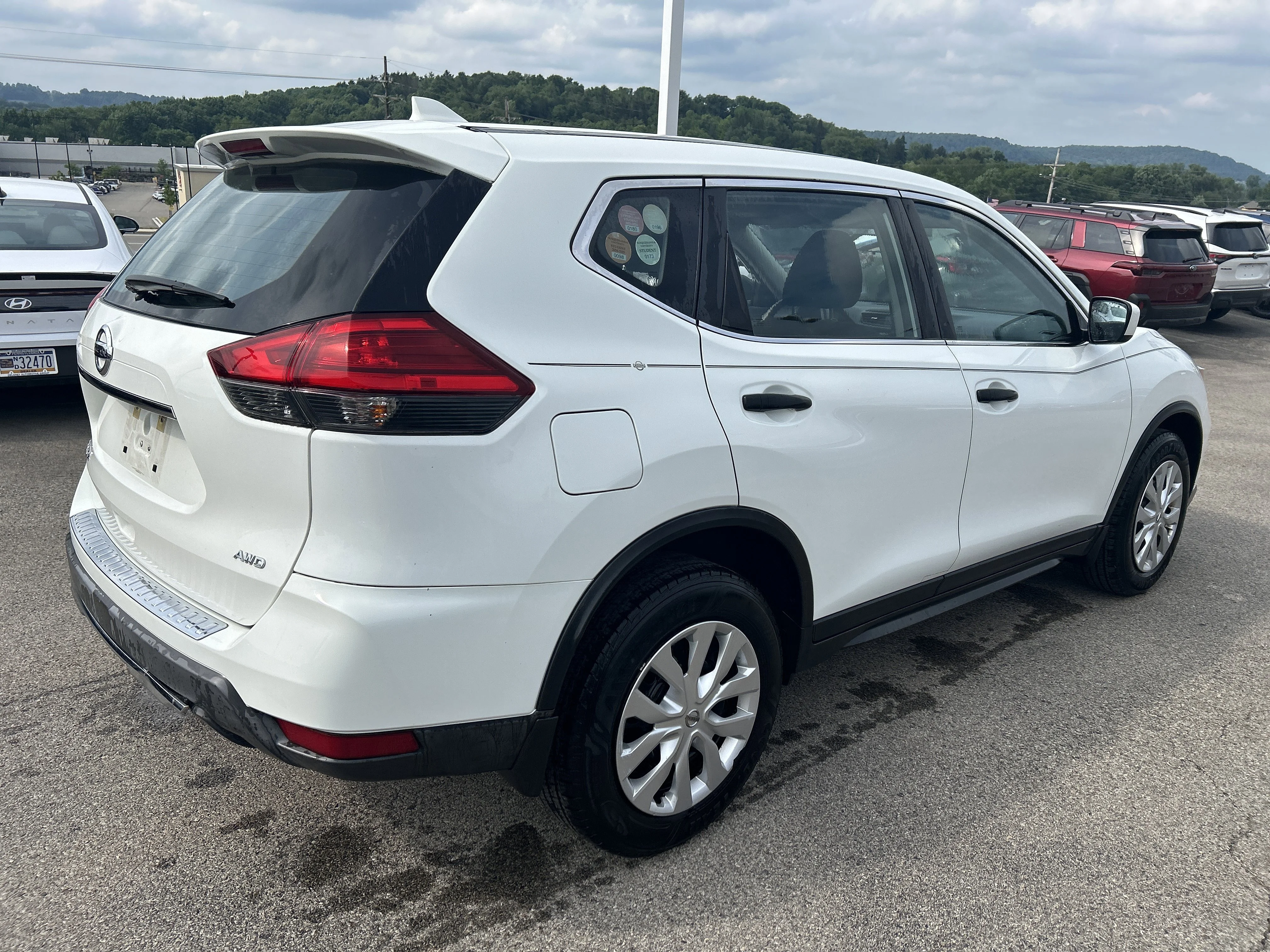 Used 2017 Glacier White Nissan S image 3