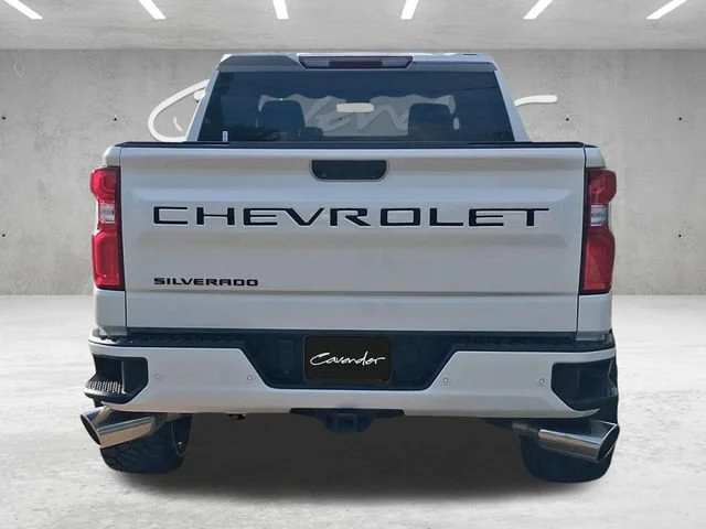 Used 2023 IRIDESCENT PEARL TRICOAT Chevrolet LTZ image 16