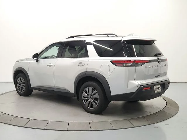 Used 2025 Silver Nissan SV image 5