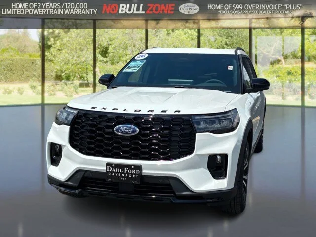 New 2026 Star White Metallic Tri-Coat Ford ST-Line image 8