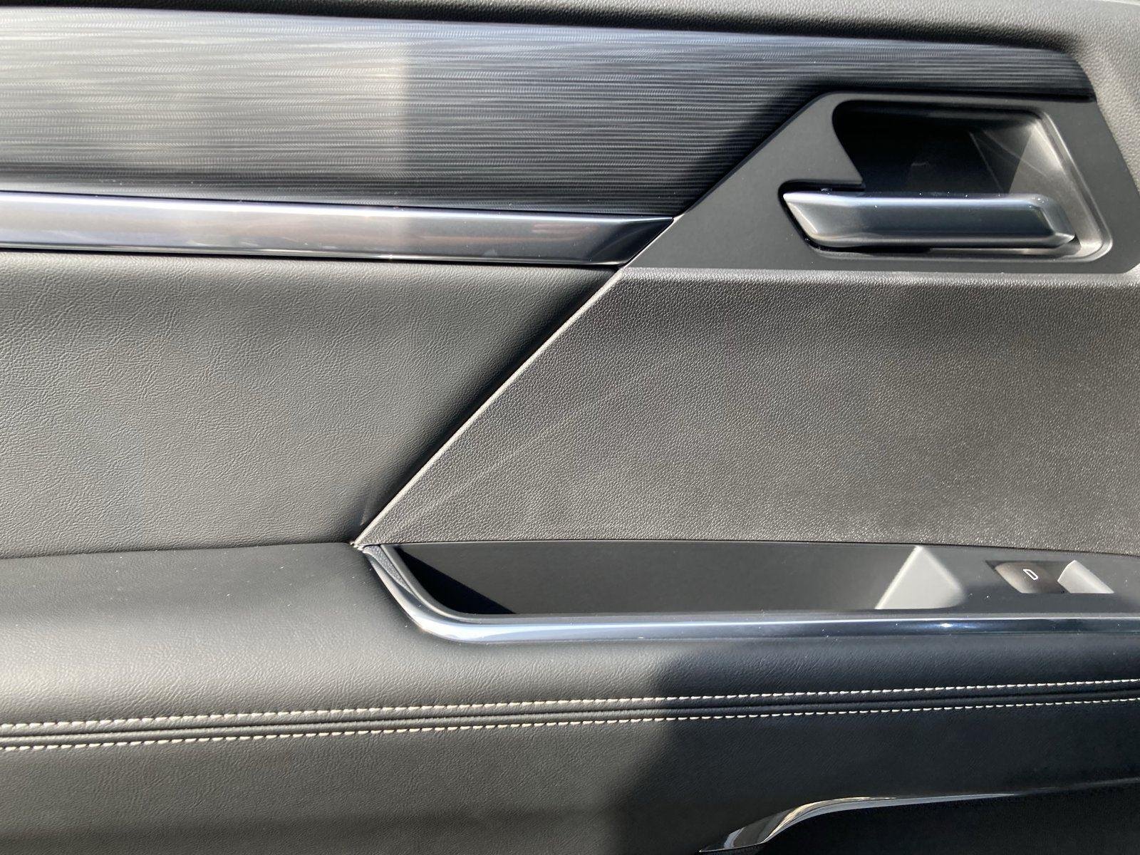 New 2026 Ebony Twilight Metallic GMC Elevation image 31